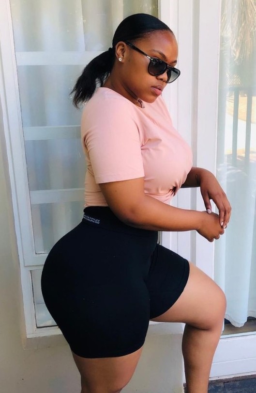 kingjazziedad:  CurvyLicious. DeliciouslySexy. Gorgeous Mami Ms Avril__Ngidi. SouthAfrican 💜 💜 💜 