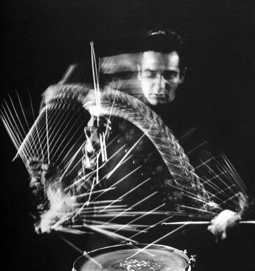 vitaetlaetitia: by Gjon Mili (1904-1984) Gene Krupa, 1941