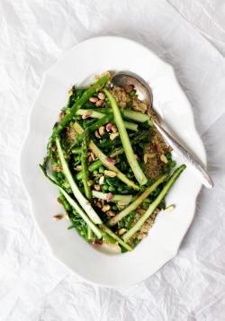 missfitspirational:  Quinoa salad http://www.occasionallyeggs.com/2016/04/warm-spring-salad-best-ever-dressing.html