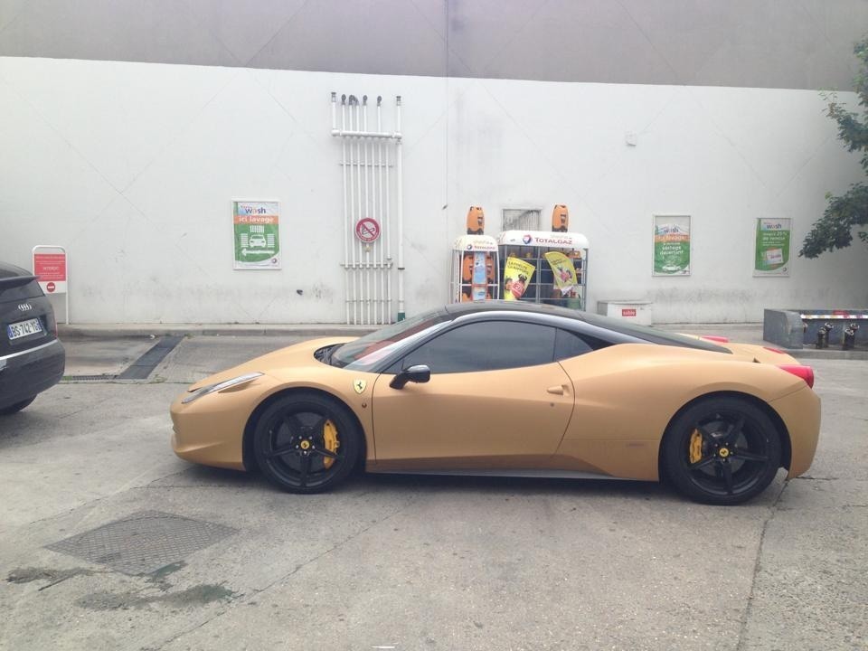 juliusjuliano:  this colour is so fucking sexy.