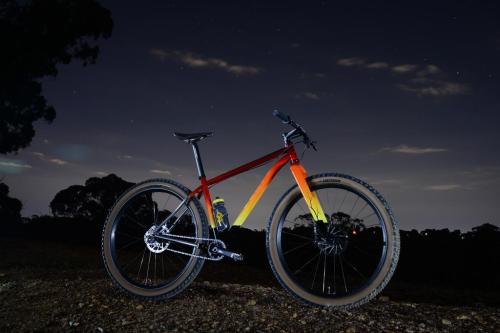 (via A Sunburnt Hardtail: Andy’s ​Velocraft-Painted Curve Uprock+ MTB – Andy White | The Radavist | 