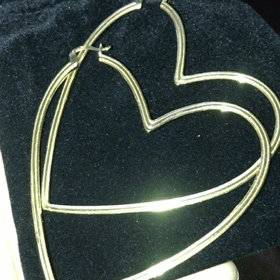 tomfordvelvetorchid:tomfordvelvetorchid:Hey guys! Im selling these Verameat 14KT Gold earrings for $