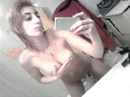 sfosn:  DANIELA, a hot italian emo whore. CLICK HERE FOR MORE SLUTSor HERE TO SEE THE SFOSN KIK SLUTBOOK