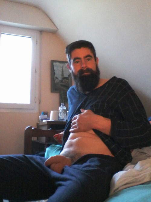 beardbreton:  c est  le petit  matin  , faut  me laisser  émerger