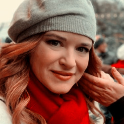 Sarah Drew  822656b73fccf29d46594455dbb5e8d00b6f7f4a