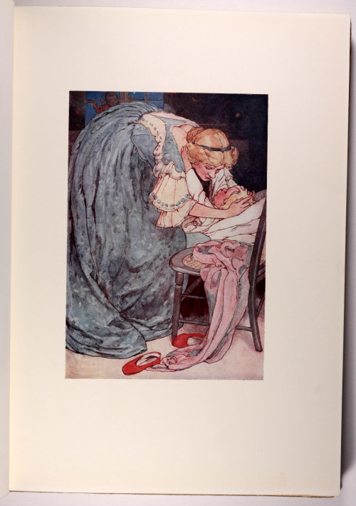 michaelmoonsbookshop:michaelmoonsbookshop:The Peter Pan Picture Book, 1917Daniel O Connor - illustra