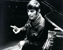 Losetheboyfriend:  Losetheboyfriend:leonard Nimoy Onstage At The Music Hall; Captured