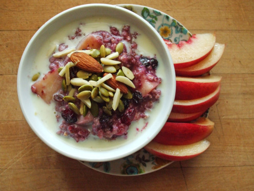 garden-of-vegan:  How I Prepare My Oatmeal (on my personal blog at www.ilovevegan.com)