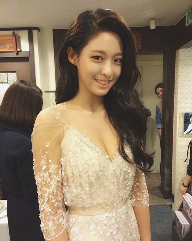 eyecandieskpop:  AoA Seolhyun