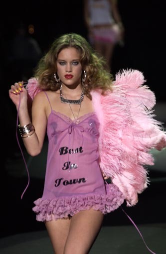 evilrashida:  Betsey Johnson Spring/Summer 2004. 