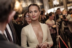 thefemaleform:  Alicia Vikander 