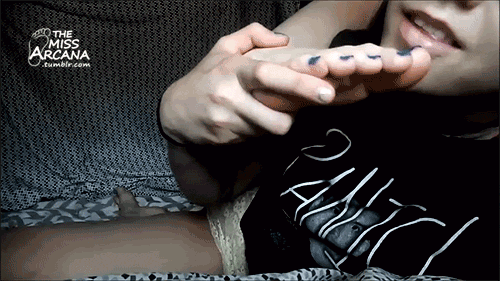 themissarcana:Flexible as always :) I should maybe get some sun, I’m so fucking pale. 