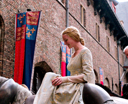 Rebecca Ferguson In "In Love With The King"THE WHITE QUEEN (2013)