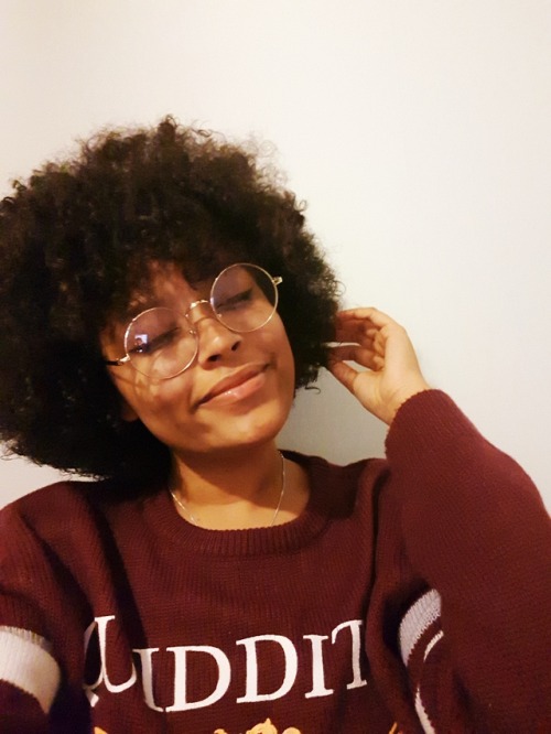 dracomalfoys:Accidental Harry potter cosplay for black out; rocking my afro, quidditch jumper and ro