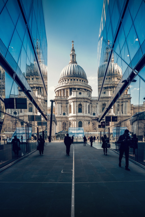 captvinvanity:    St Paul’s  | Photographer | CV  