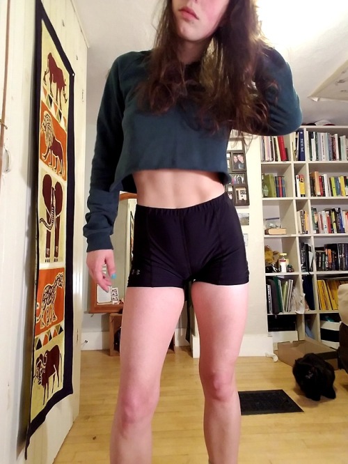 gently-bruised:  pre-bed yoga looks