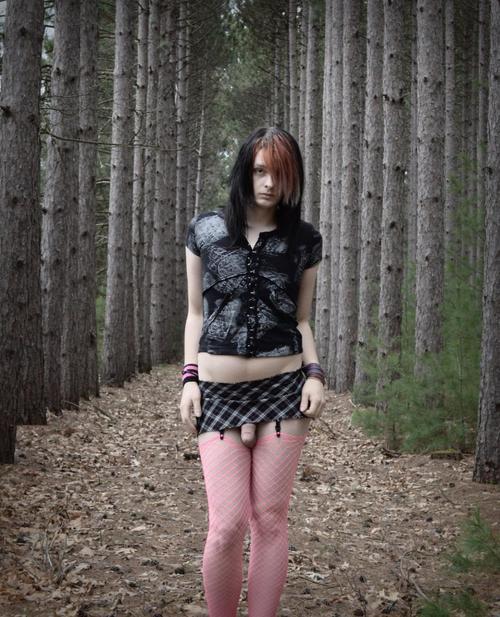 ladyboyhotties:  Huge Ladyboy Galleries