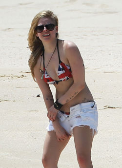 WORLD OF AVRIL LAVIGNE