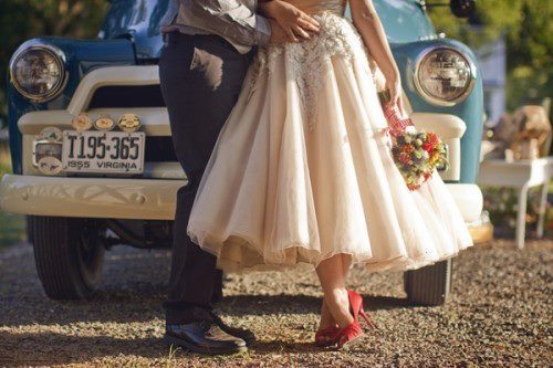 bowtiesandboobs:  Rockabilly Weddings  my dream wedding!