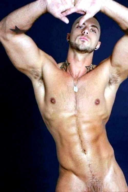 jemmytee57:Nice pose…and I’ve got the rope to help you keep it…