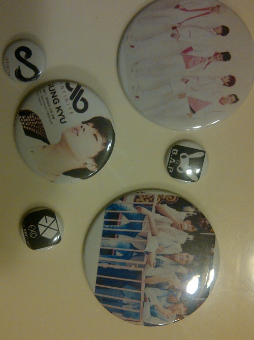 So today in marketing we had a chance to make buttons for ourselves so I made these ^^ not perfect but hey i like em aslkjkldsjk c: