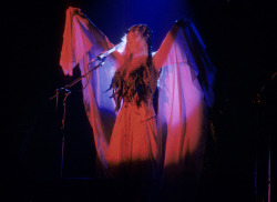 Crystallineknowledge:rhiannon || Fleetwood Mac Live, 1978