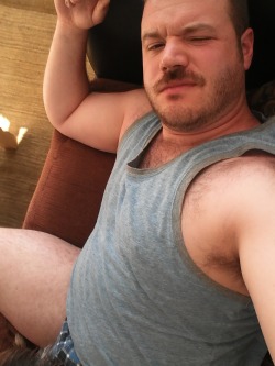 sepdxbear:  And yet he is still very fucking hot johnthomas1981:  Kinda drunk, kinda hungover, kinda staying home by myself. 