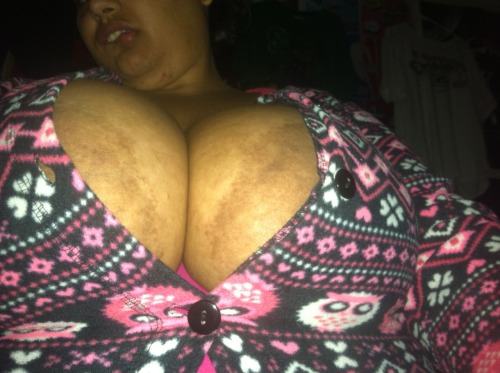 XXX sexycalibbw:  kind of cold tonight so I “busted” photo