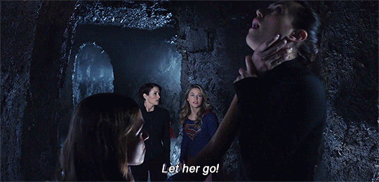 krzrl:  Top 10 Kara &amp; Lena scenes - S3:       ➥ Number 6 / 3x17: “Take