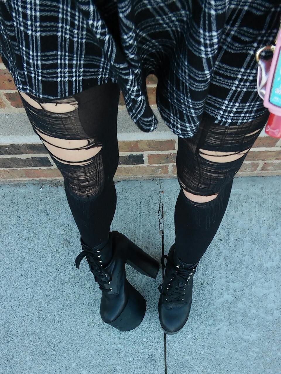 candiedmoon:  Ankles hurt 4ever but I do it for fashionz