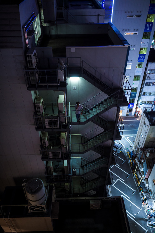 tokyostreetphoto:Midnight Smoke, Shinjuku 新宿