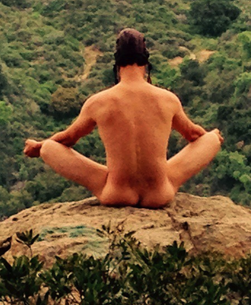 mynewplaidpants:  I wanna give Josh Duhamel inner peace.