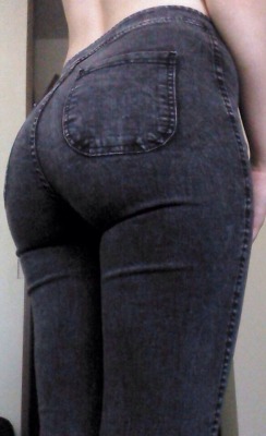 foreverr-horny:  New jeans  Thanks for sharing