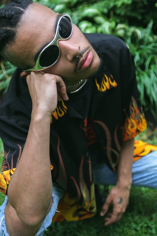 xzayvr:  For Glazedvintage shot by Freshpres 🐜