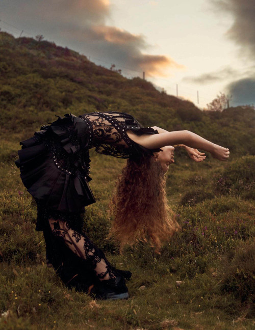 Carolina Burgin wearing Alexander McQueen shot by Emma Tempest for Entre Luces Y Sombras Vogue Espa&