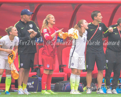 wambach-off-my-uswnt:  polarbearsuburbs:  Ash couldn’t control herself at the WWC final   she is the absolute cutest