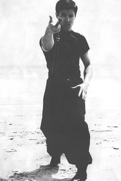 taichiclothinguniforms:                          Bruce Lee And His Nunchaku Jeet Kune Do founded by Bruce Lee through bold and rapid action is famous in the world. Nunchaku is the essence of Jeet Kune Do. His kill cudgel technical reaches