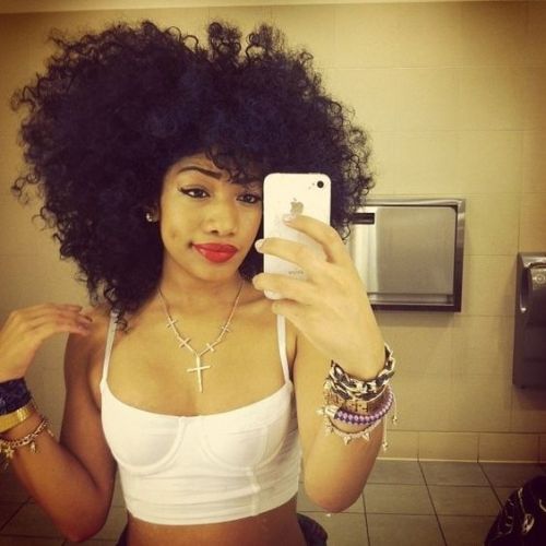 naturalhairqueens:her lips and her fro. winning.