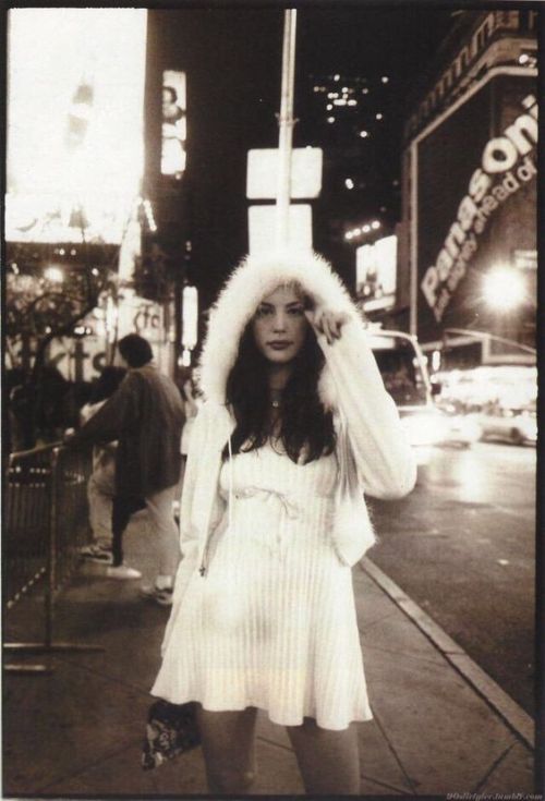 angelofdestruction:liv tyler, 1995 Liv ♡♡♡♡