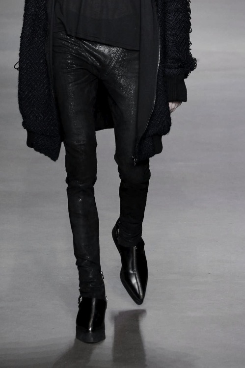 nastyvogue:  FUCKING FASHION BLOG