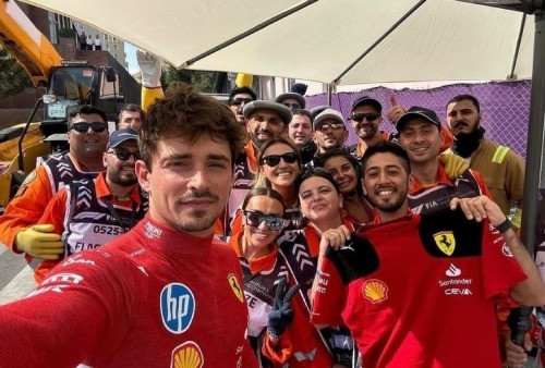 Charles Took A Selfie With The Marshals After He Binned It Into The Wall
