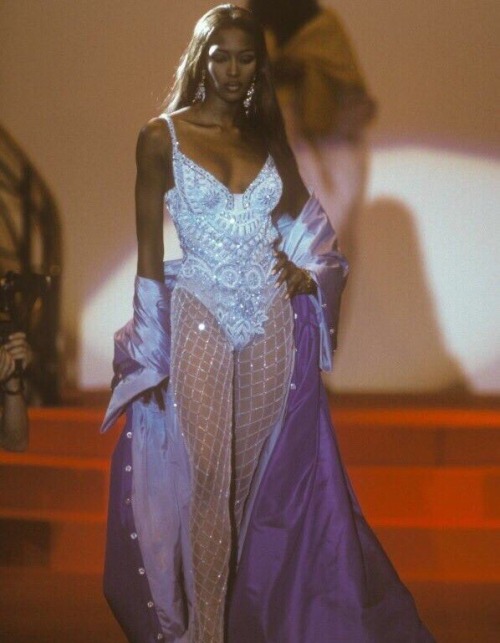 goldenfashion:Naomi Campbell, Atelier Versace, 1991.