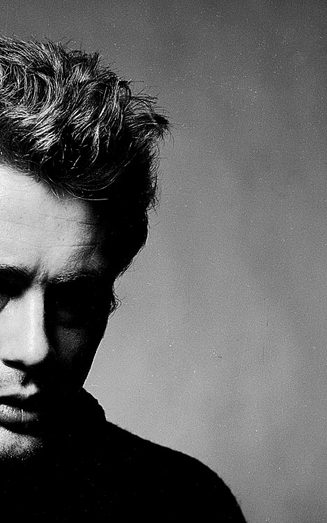 jimmylives:   “A star goes wild in the places beyond air — a dark star born of coldness and in