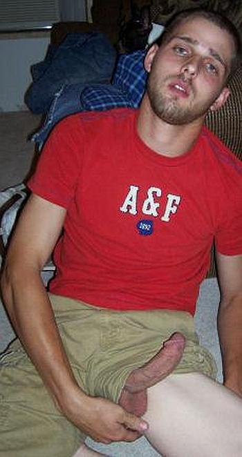 smileyouroncamerablog:  Boardies /Shorts