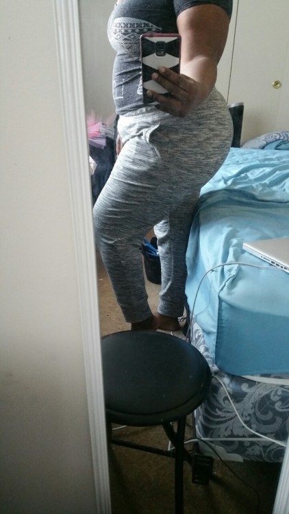 thenoirsextherapist:  Foreal I’m leaving  yall  I’m out the door 