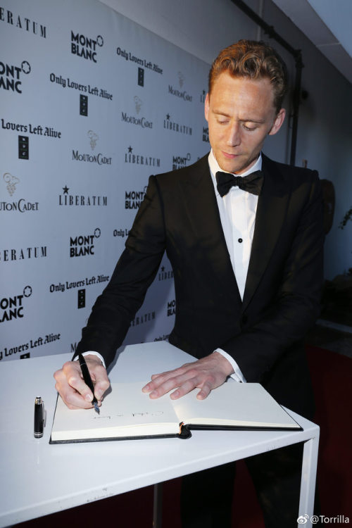 lolawashere:Tom Hiddleston attends a private dinner hosted by Montblanc and Liberatum to celebrate t