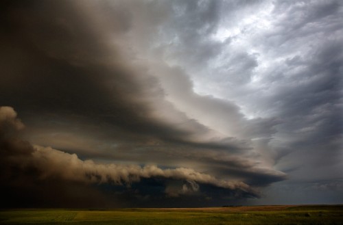 writinginslowmotion: awhisperinthenight: requiem-on-water: storm clouds above the American Midwest b