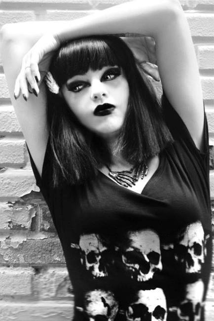 vudulicius:  Sesión de fotos para la tienda Old Skull, mi patrocinador oficial en ropa. Fotografía por Xaxni C. http://ift.tt/1yFL4tH