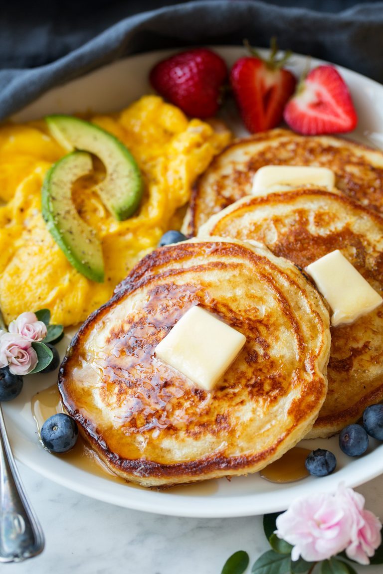 sweetoothgirl:   Buttermilk Pancakes  