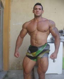 bbfan:  myfavoritemusclemen:  Clay Stone